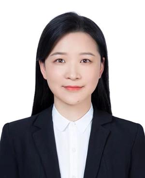 Ying Huang (Class of 2024, Rise College Undergraduate Counselor)